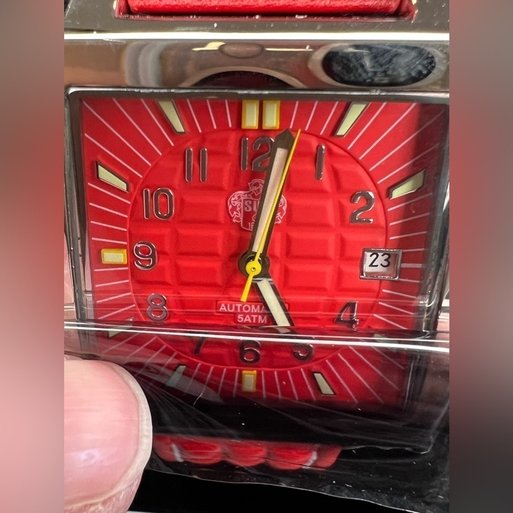 T006. SUG Red Automatic Mens Watch, Leather Strap. Pristine Condition - Picture 6 of 8